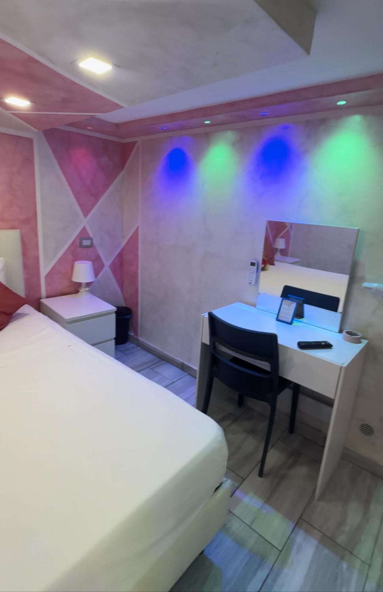 Clopat Vacanze2023 Hotel Nápoly Kültér fotó